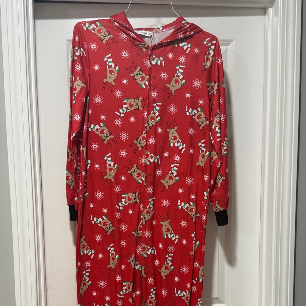 Red Reindeer women’s Pajamas xs